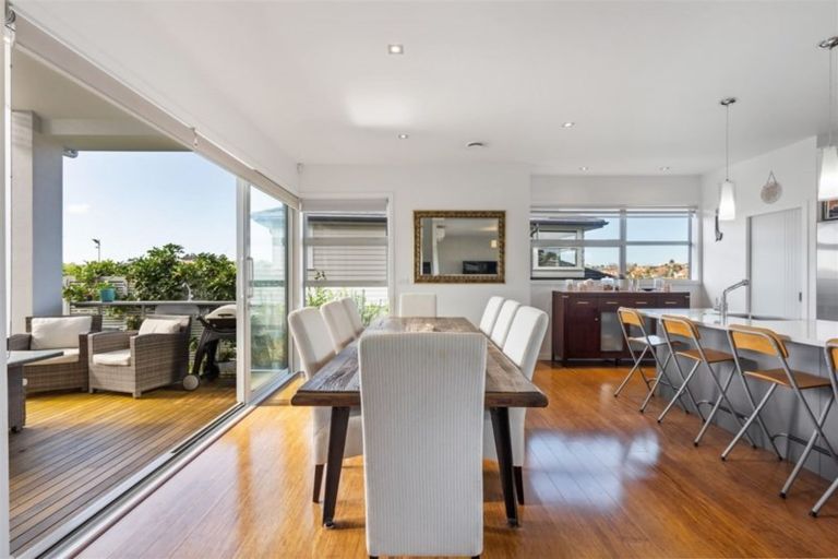 Photo of property in 11 Bella Vista Drive, Gulf Harbour, Whangaparaoa, 0930