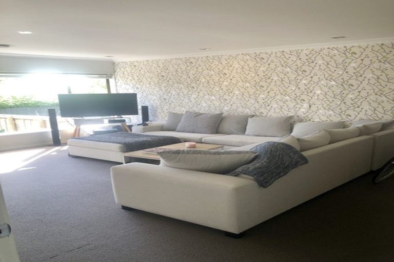 Photo of property in 2/32 Merani Street, Narrow Neck, Auckland, 0622