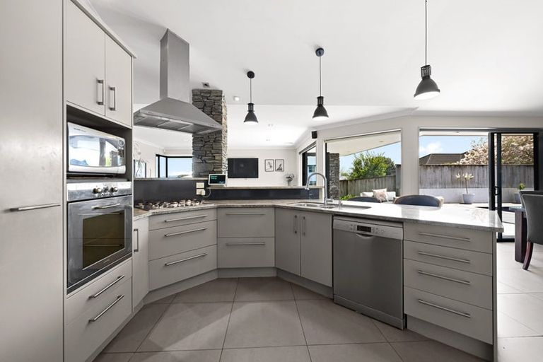 Photo of property in 21 Raddington Way, Huntington, Hamilton, 3210