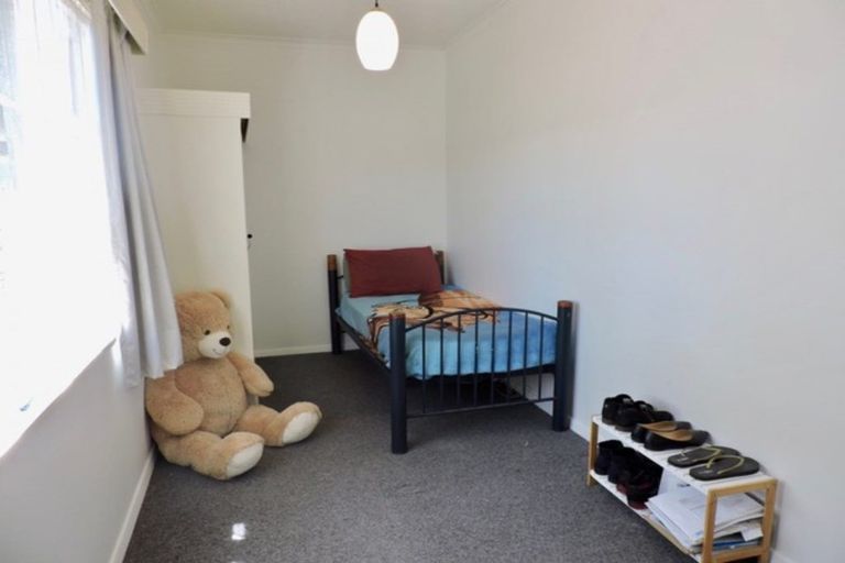 Photo of property in 5 Rumgay Street, Fairfield, Lower Hutt, 5011