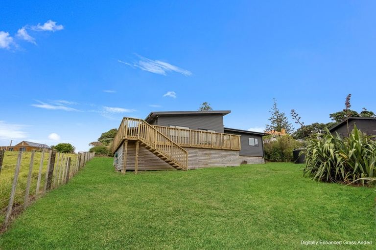 Photo of property in 4 Gillespie Drive, Baylys Beach, Dargaville, 0377