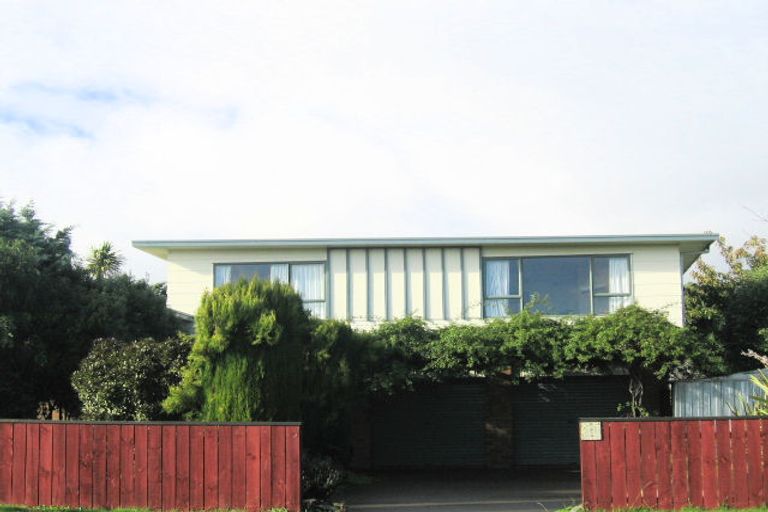 Photo of property in 84 Gray Avenue, Paraparaumu Beach, Paraparaumu, 5032