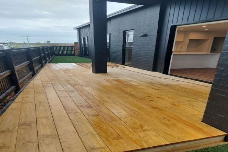 Photo of property in 102 Dunkeld Drive, Papamoa, 3118