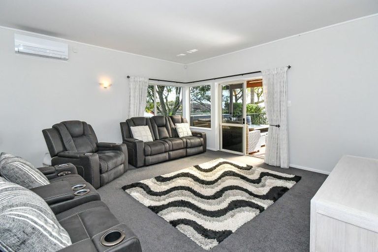 Photo of property in 12 Ilex Place, Totara Heights, Auckland, 2105
