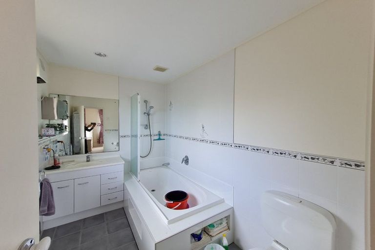 Photo of property in 800a East Coast Road, Oteha, Auckland, 0630