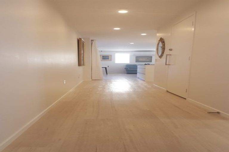 Photo of property in 10 Palmyra Way, Half Moon Bay, Auckland, 2012