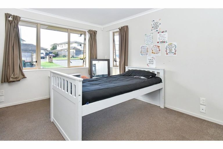 Photo of property in 14 Nicholas Gibbons Drive, Clendon Park, Auckland, 2103