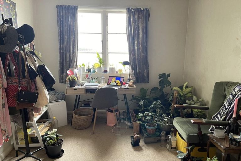 Photo of property in 15 Onslow Road, Khandallah, Wellington, 6035