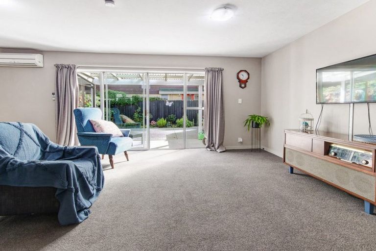 Photo of property in 8/9 Rachel Place, Avonhead, Christchurch, 8042