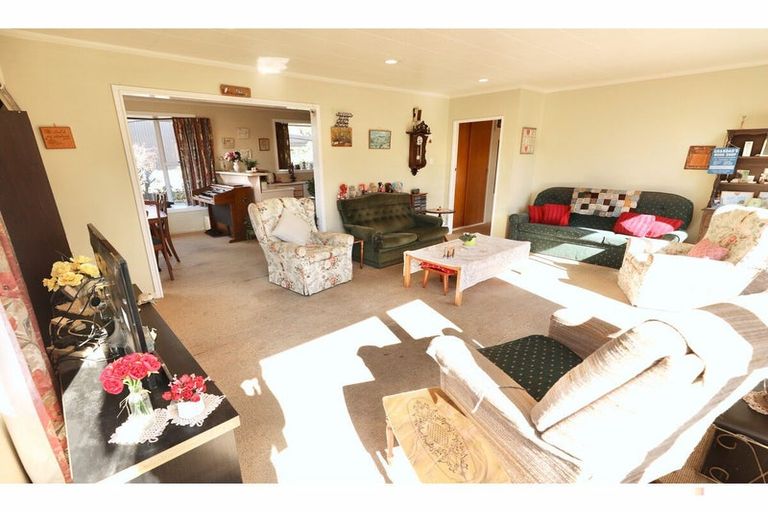 Photo of property in 69 Main North Road, Geraldine, 7930