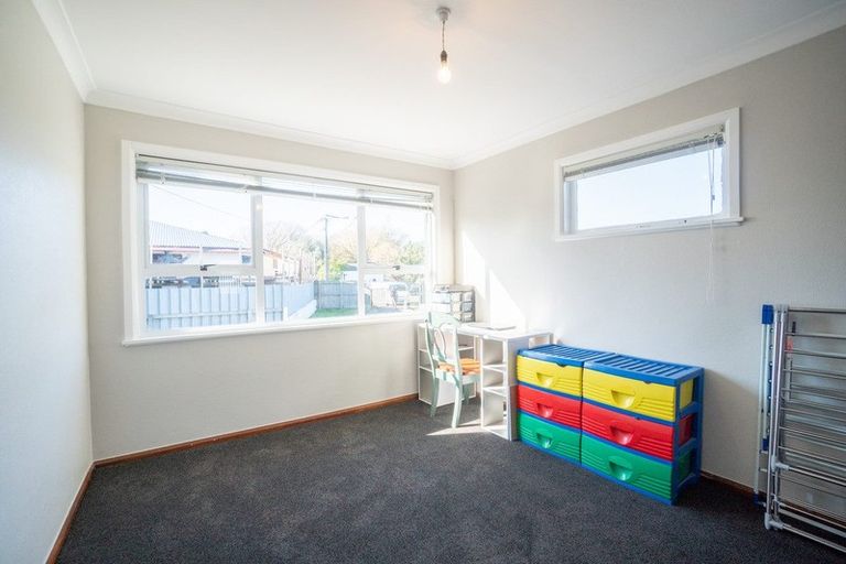 Photo of property in 25 Featherston Street, Takaro, Palmerston North, 4412