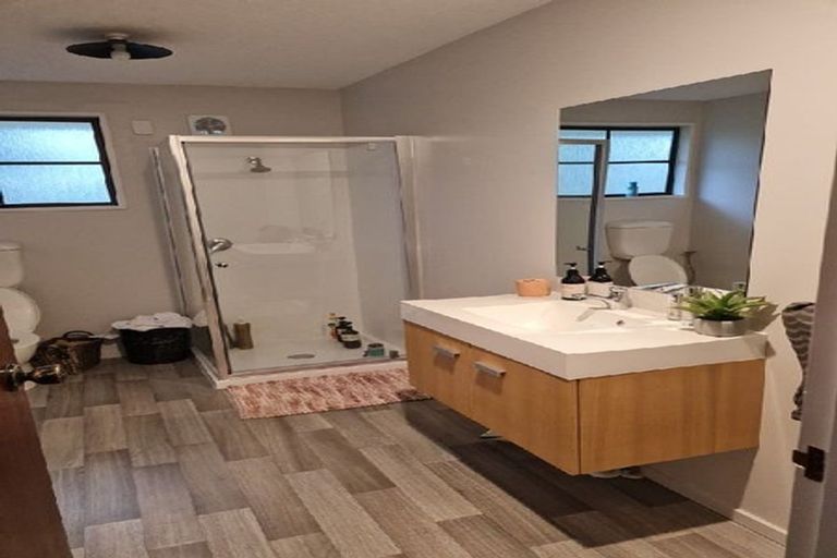 Photo of property in 1/146 Waimairi Road, Ilam, Christchurch, 8041