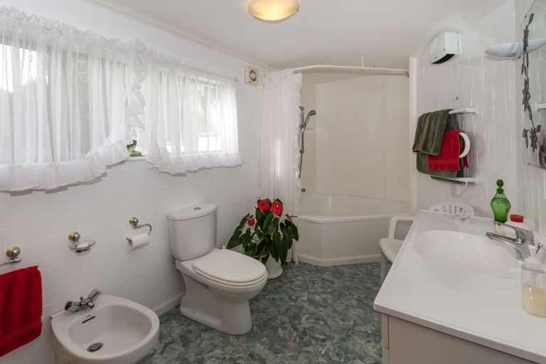 Photo of property in 536 Kaipara Road, Papakura, 2582