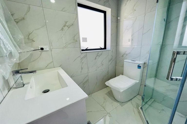 Photo of property in 715a Massey Road, Mangere, Auckland, 2022