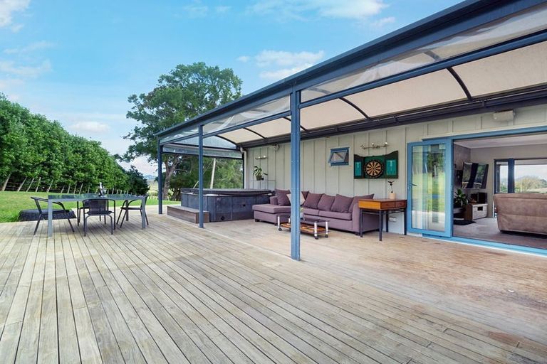 Photo of property in 141 Mangakura Road, Helensville, 0875