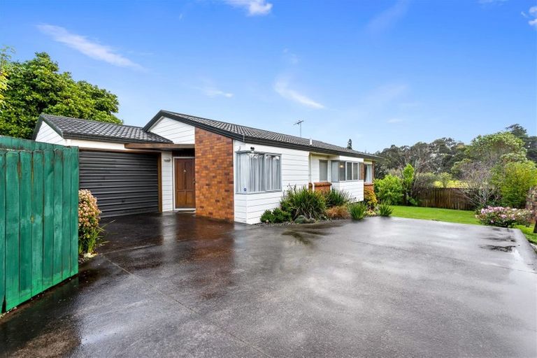 Photo of property in 79a Godley Road, Green Bay, Auckland, 0604