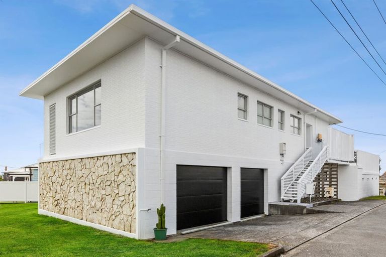 Photo of property in 8 Wallace Place, Westown, New Plymouth, 4310
