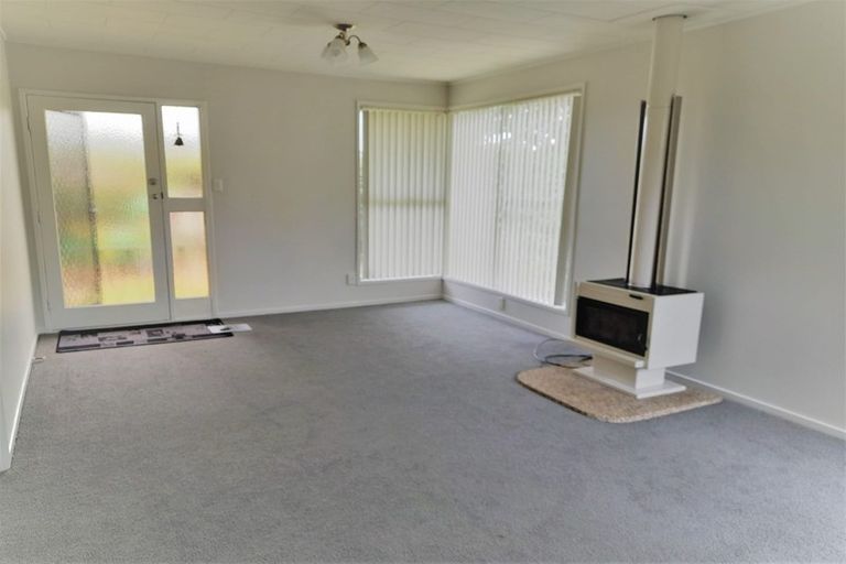 Photo of property in 11 Cockayne Crescent, Sunnynook, Auckland, 0620