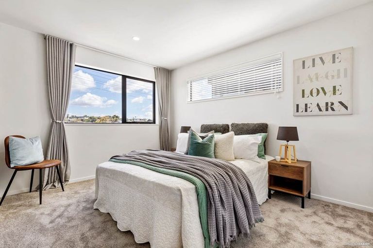 Photo of property in 8a Ringwood Street, Torbay, Auckland, 0630