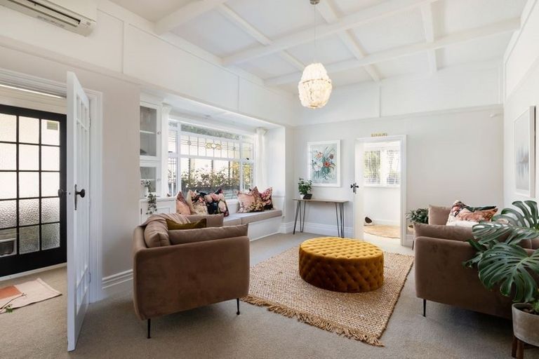 Photo of property in 81a Rangatira Road, Beach Haven, Auckland, 0626