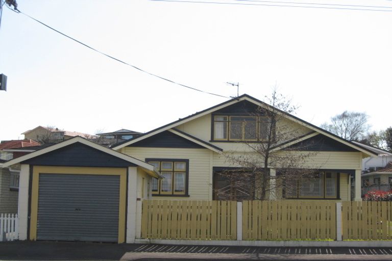 Photo of property in 78 Tukapa Street, Westown, New Plymouth, 4310