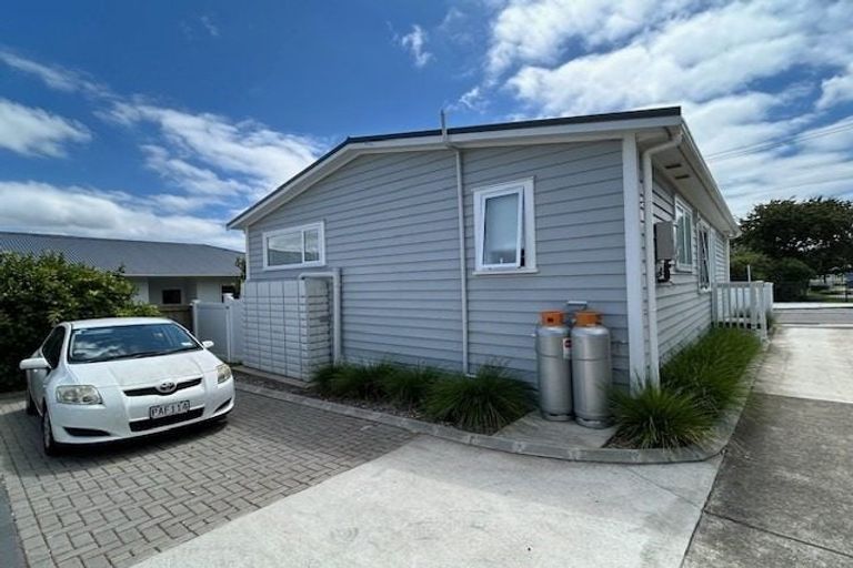 Photo of property in 258 Birkdale Road, Birkdale, Auckland, 0626