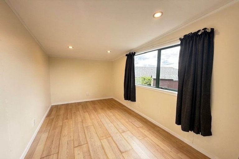 Photo of property in 70 Glencoe Road, Browns Bay, Auckland, 0630