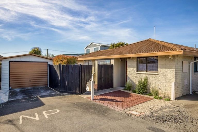 Photo of property in 6 Flaxwood Lane, Waltham, Christchurch, 8023