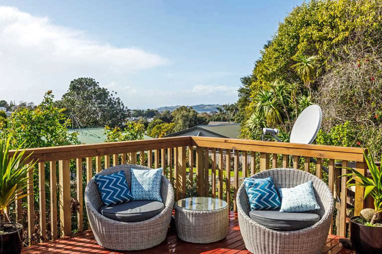 Photo of property in 9 Dobell Road, Stanmore Bay, Whangaparaoa, 0932