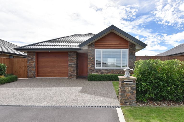 Photo of property in 35 Burford Way, Rolleston, 7615