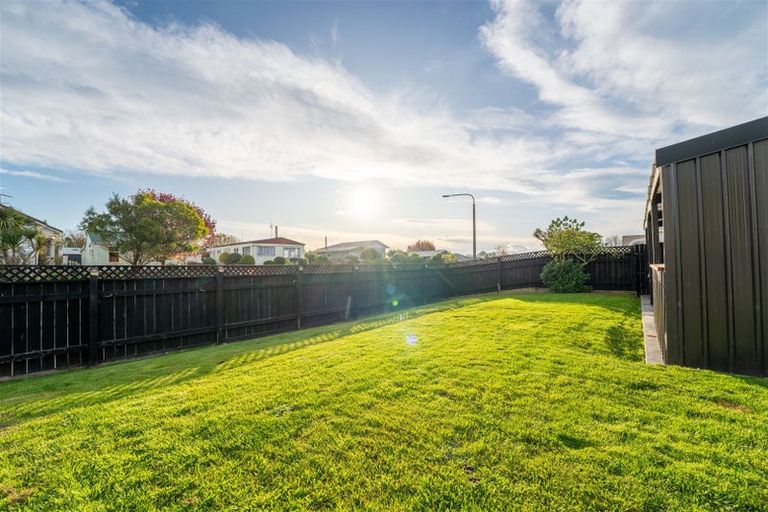 Photo of property in 19 Avenue Road, West End, Timaru, 7910