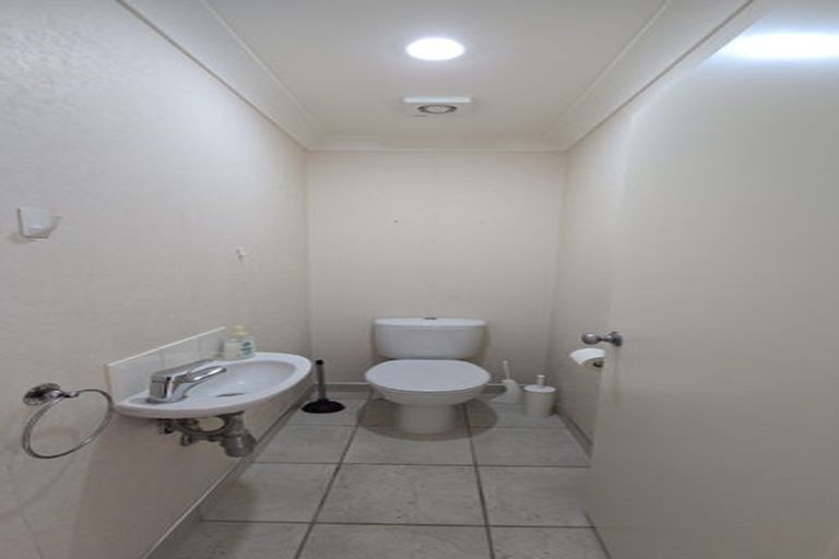 Photo of property in 8 Lissleton Drive, East Tamaki, Auckland, 2013