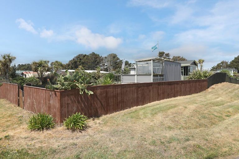 Photo of property in 75 Punga Street, Tangimoana, 4822