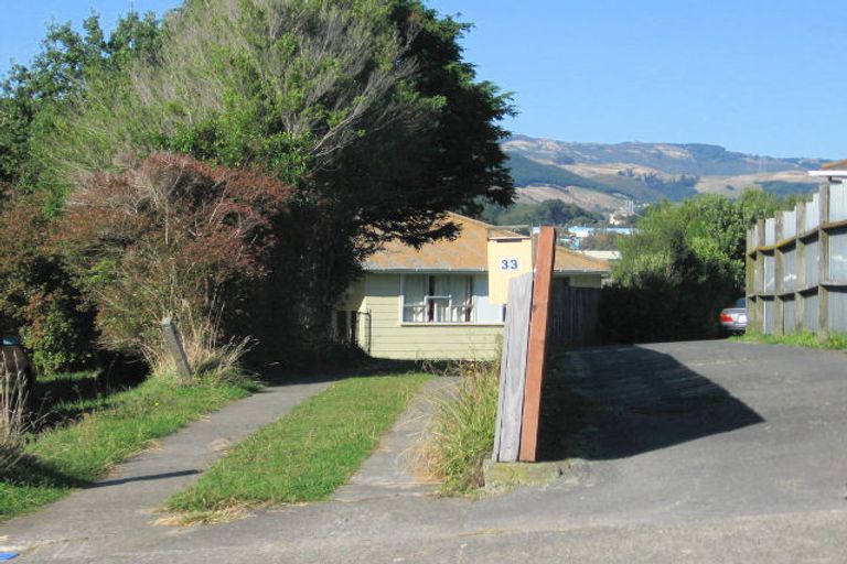 Photo of property in 33 Takapuwahia Drive, Takapuwahia, Porirua, 5022