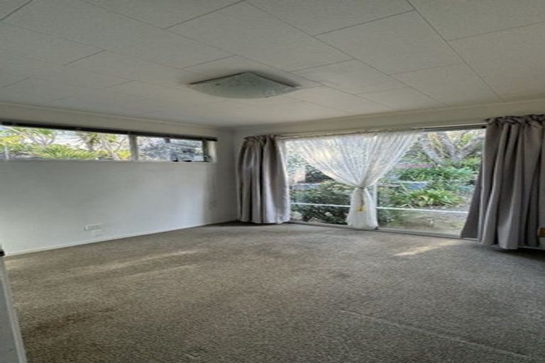 Photo of property in 19 Aquarius Avenue, Glen Eden, Auckland, 0602