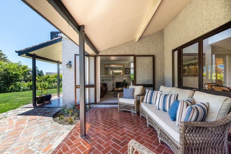 Photo of property in 12 Ritchie Place, Havelock North, 4130