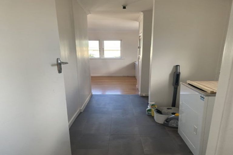 Photo of property in 1/15 Tane Street, New Lynn, Auckland, 0600