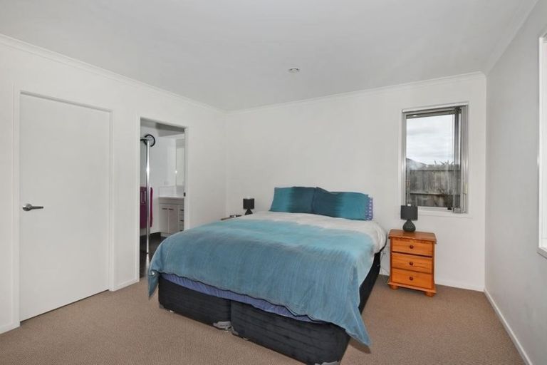 Photo of property in 14 O'farrell Drive, One Tree Point, 0118