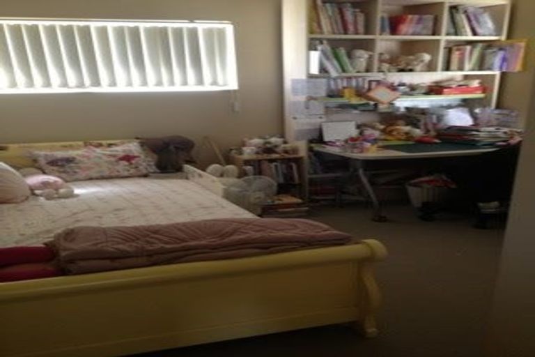 Photo of property in 13 Bordeaux Parade, Te Atatu South, Auckland, 0610