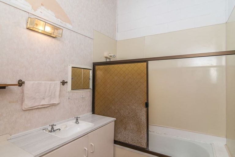 Photo of property in 99 Ruahine Street, Paraparaumu, 5032