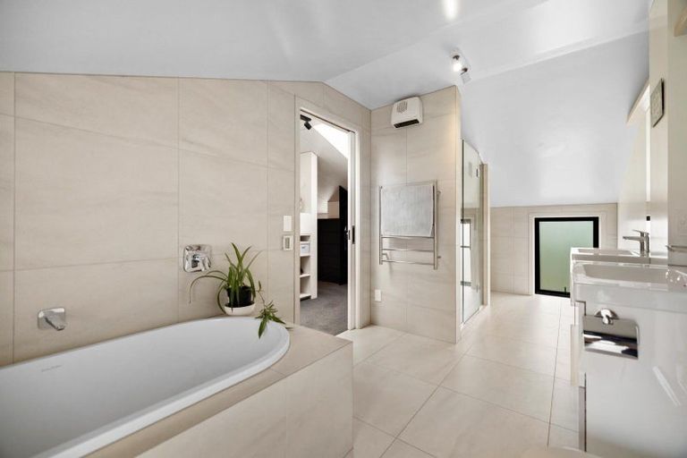 Photo of property in 14 Bellamore Street, Lake Hayes, Queenstown, 9304