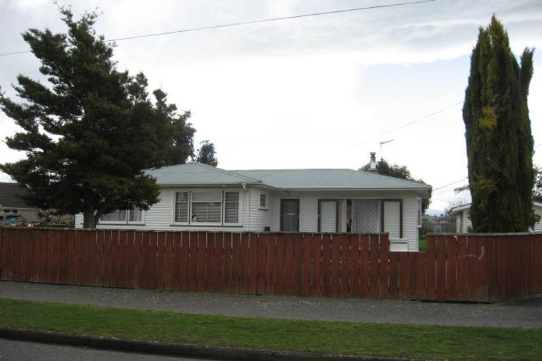 Photo of property in 94 Cameron Crescent, Masterton, 5810