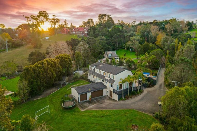 Photo of property in 15a Whangaparaoa Road, Red Beach, 0932