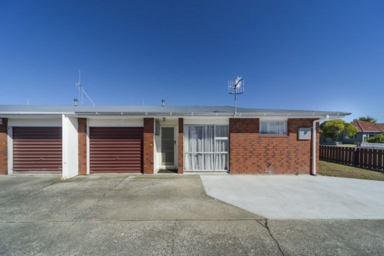 Photo of property in 70a Featherston Street, Takaro, Palmerston North, 4412
