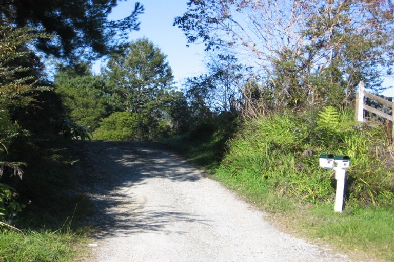 Photo of property in 37 Derrick Road, Kawakawa, 0210