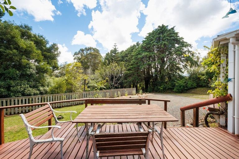 Photo of property in 303 Kahuterawa Road, Linton, Palmerston North, 4472