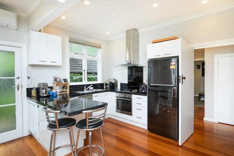 Photo of property in 10 Hardie Street, Hokowhitu, Palmerston North, 4410