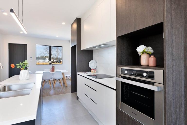 Photo of property in 2/10 Becker Drive, Weymouth, Auckland, 2103