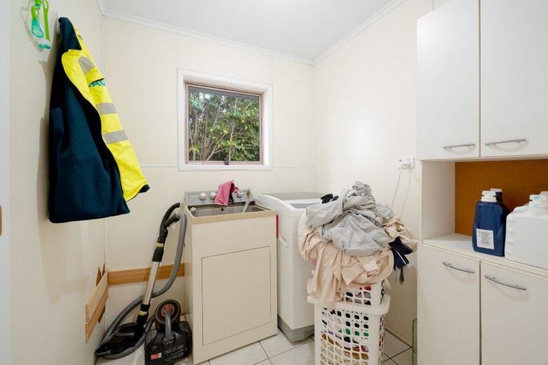 Photo of property in 1 Cedar Heights Avenue, Massey, Auckland, 0614