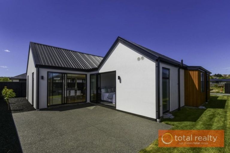 Photo of property in 3 Dennis Lane, Halswell, Christchurch, 8025